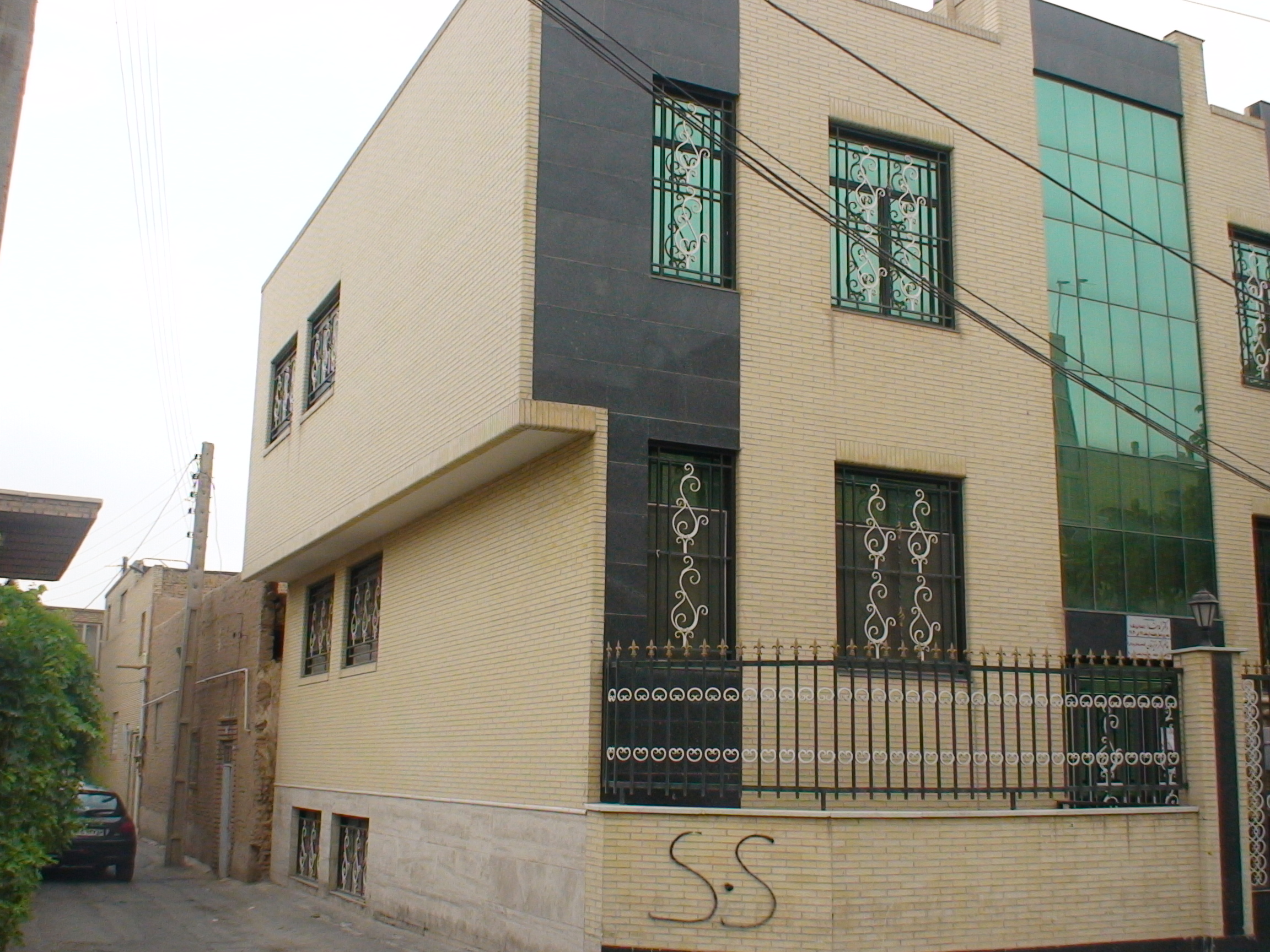 آپارتمان آقای دکتر کدخدا، تصویر 2